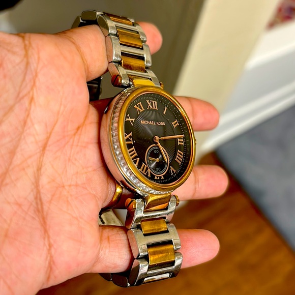 Beautiful MK watch - Picture 3 of 6